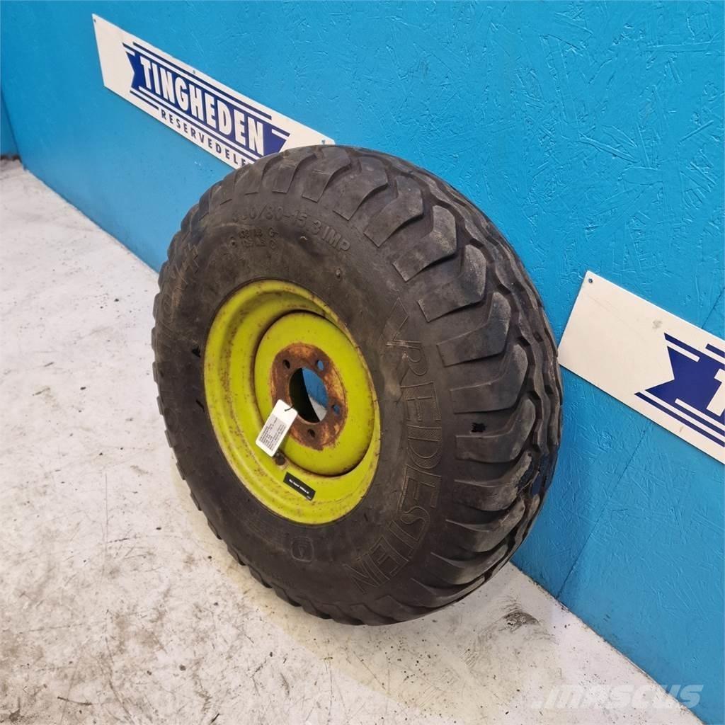  15.3 300/80-15.3 Renkaat ja vanteet