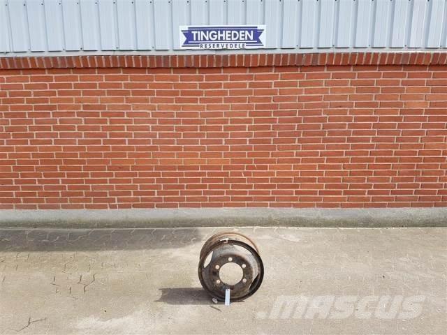  16 5.50FX16 Renkaat ja vanteet