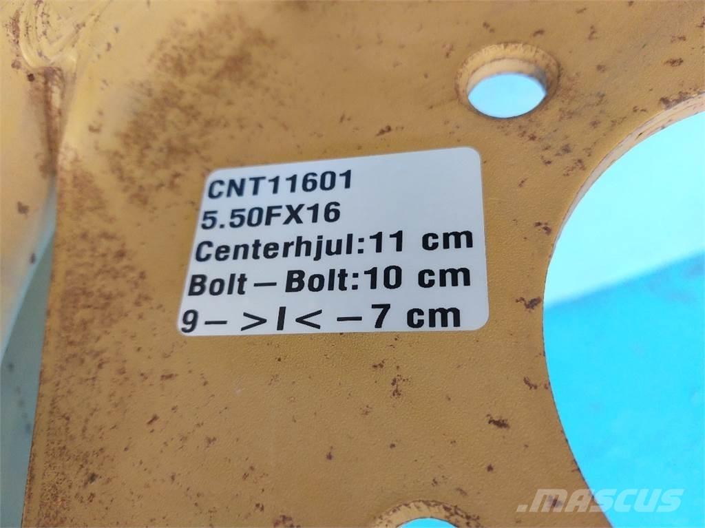  16 5.50FX16 Renkaat ja vanteet