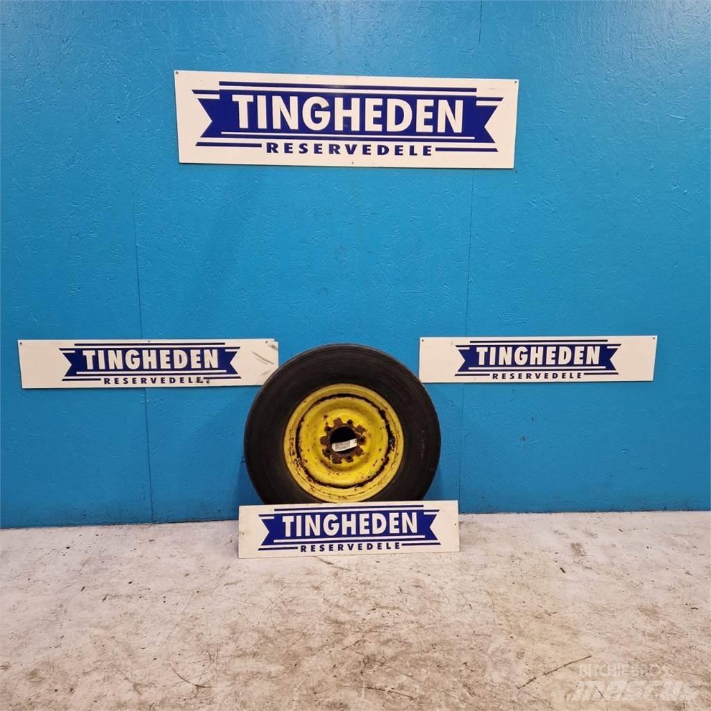  16 6.50R16 LT Renkaat ja vanteet