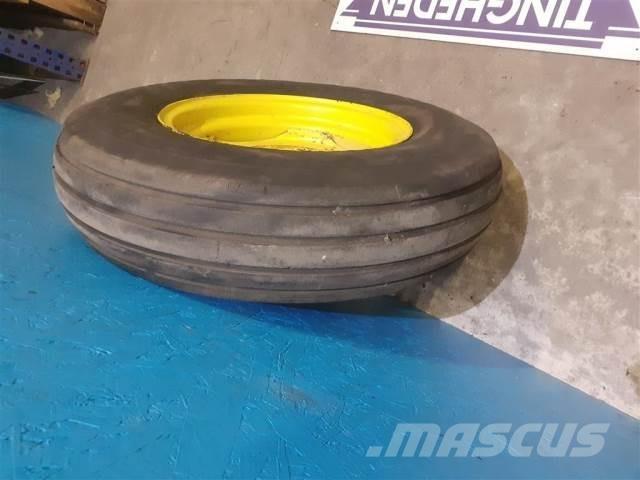  16 7.50-16 Renkaat ja vanteet