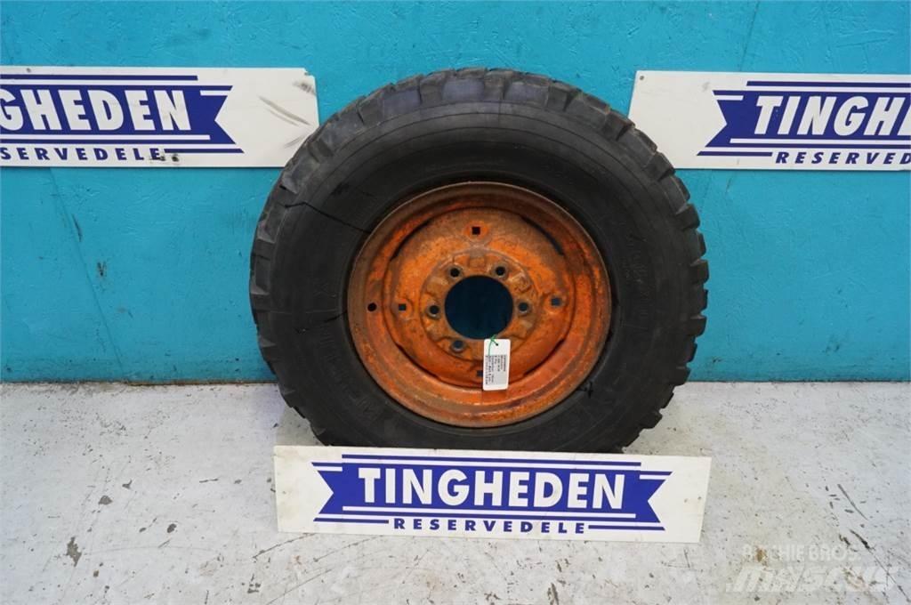  16 7.50R16 Renkaat ja vanteet