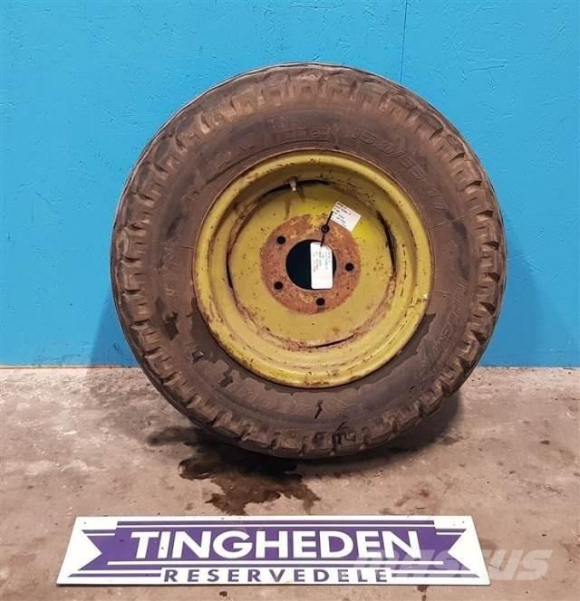  17 15.0/55-17 Renkaat ja vanteet