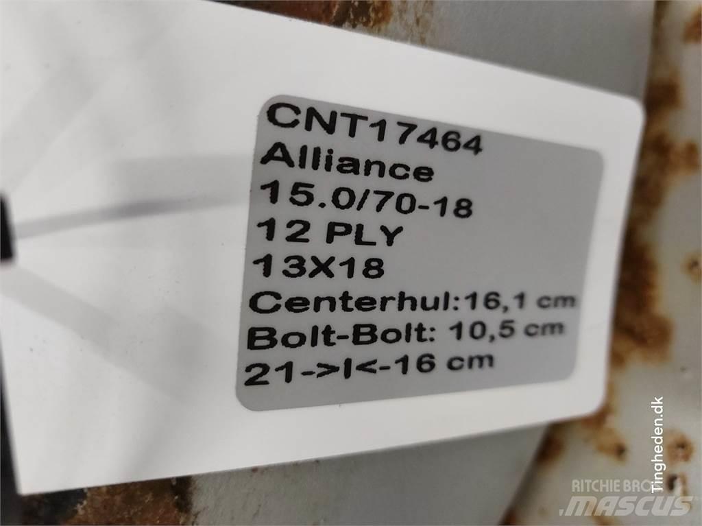  18 15.0/70-18 Renkaat ja vanteet