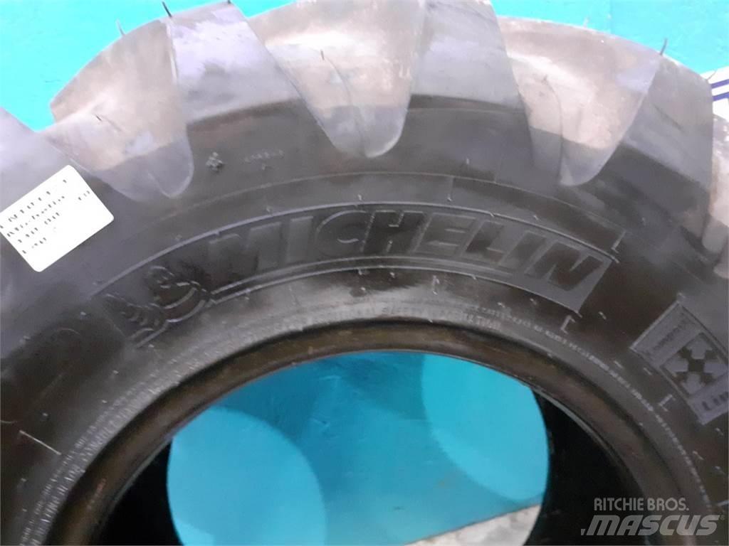  18 340/80R18 Renkaat ja vanteet