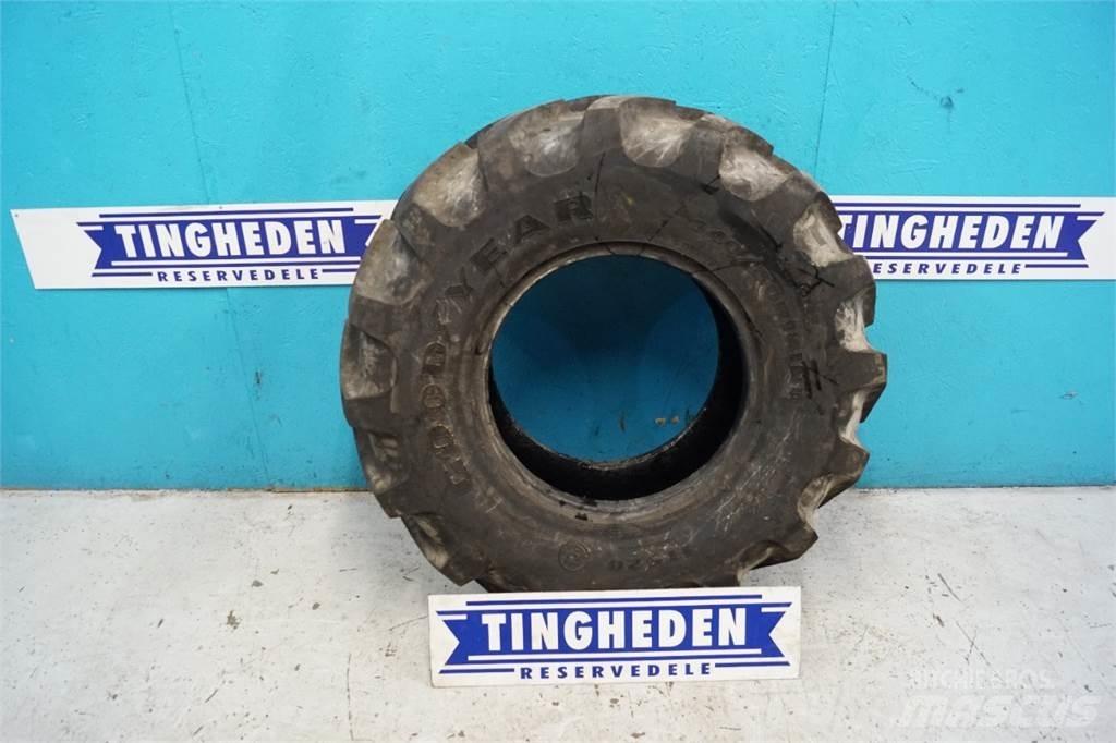  18 340/80R18 Renkaat ja vanteet