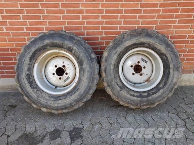 18 365/70R18 Renkaat ja vanteet