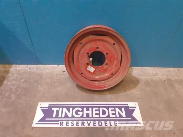  18'' 5.50Fx18 Renkaat ja vanteet