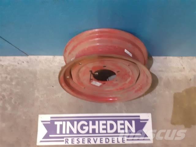  18'' 5.50Fx18 Renkaat ja vanteet