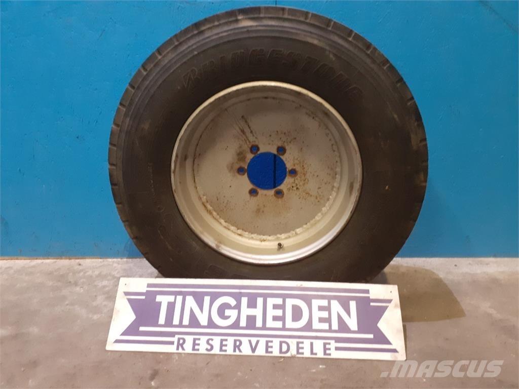  19.5 285/70R19.5 Renkaat ja vanteet