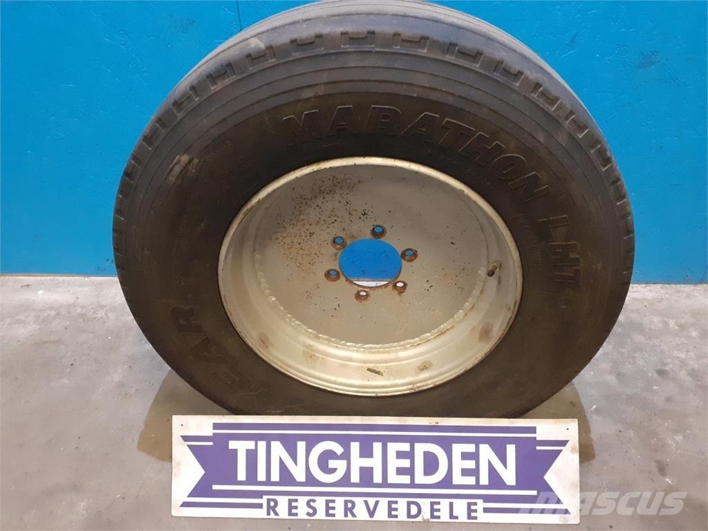  19.5 285/70R19.5 Renkaat ja vanteet