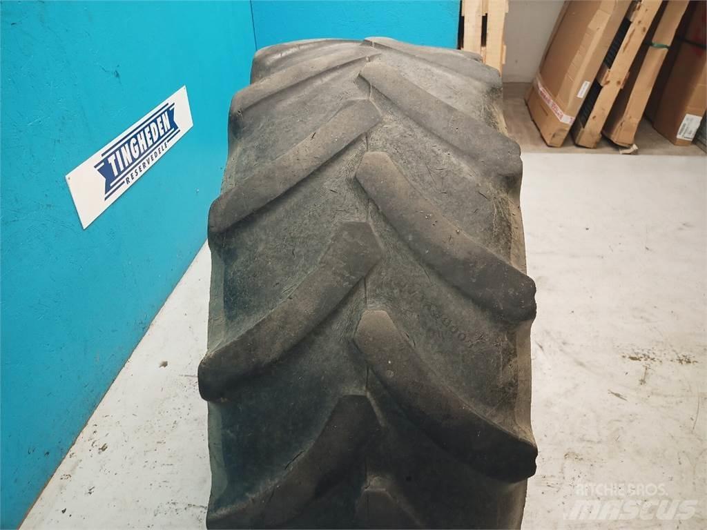  24 420/70R24 Renkaat ja vanteet