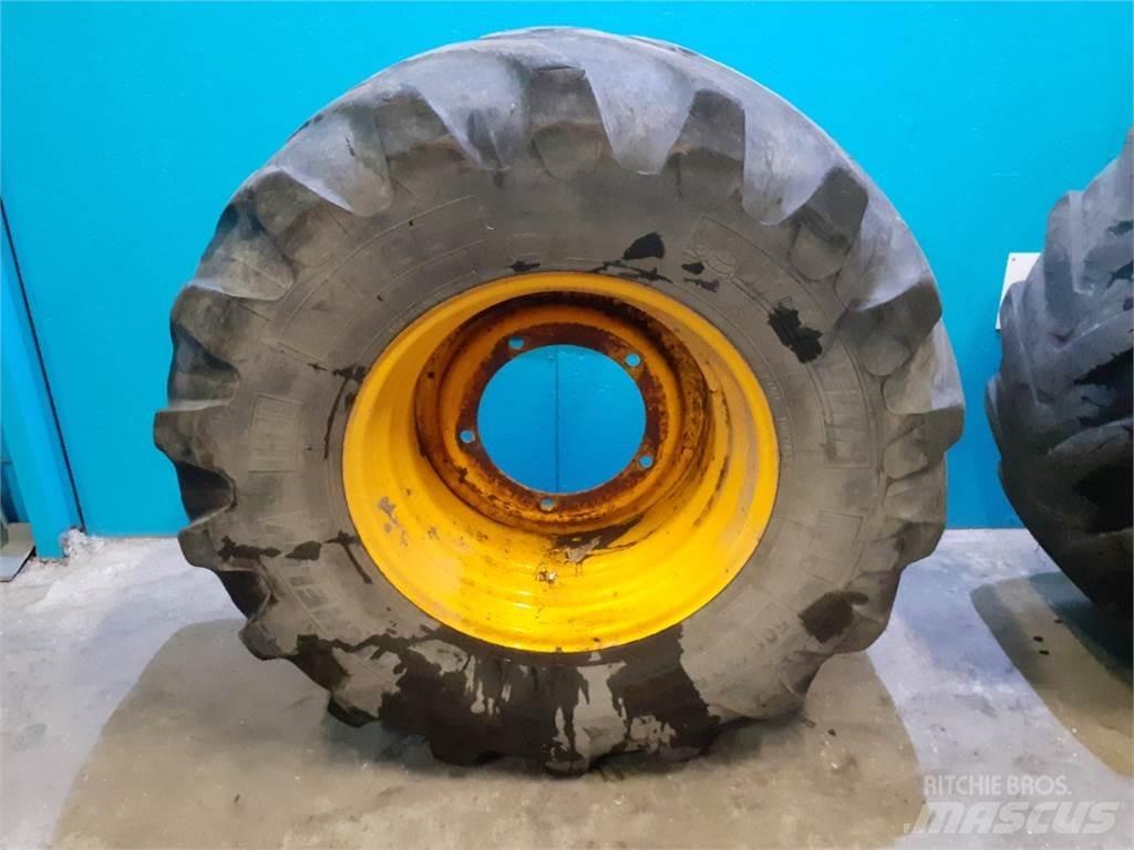  24 500/70R24 Renkaat ja vanteet