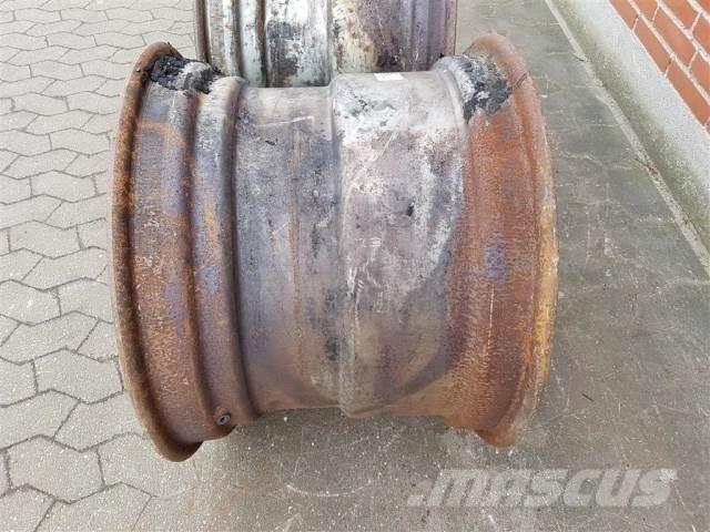  26 DW20AX26 Renkaat ja vanteet