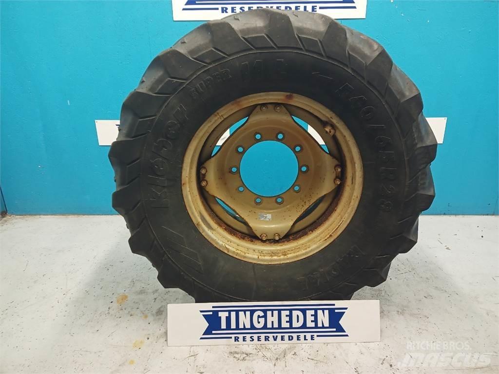  28 540/65R28 Renkaat ja vanteet