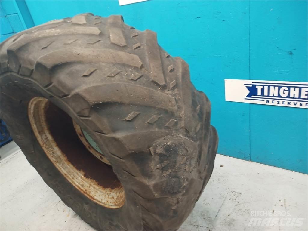  28 540/65R28 Renkaat ja vanteet