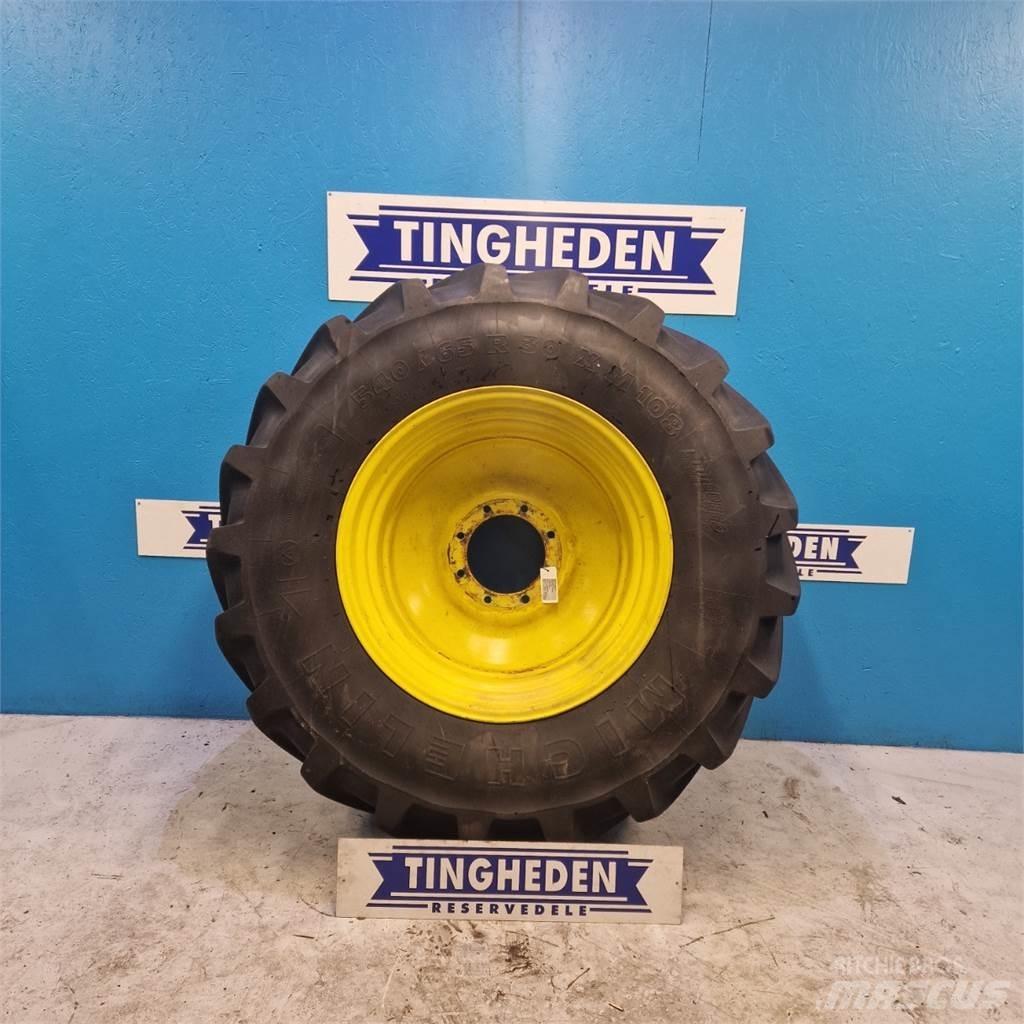  30 540/65 R30 Renkaat ja vanteet