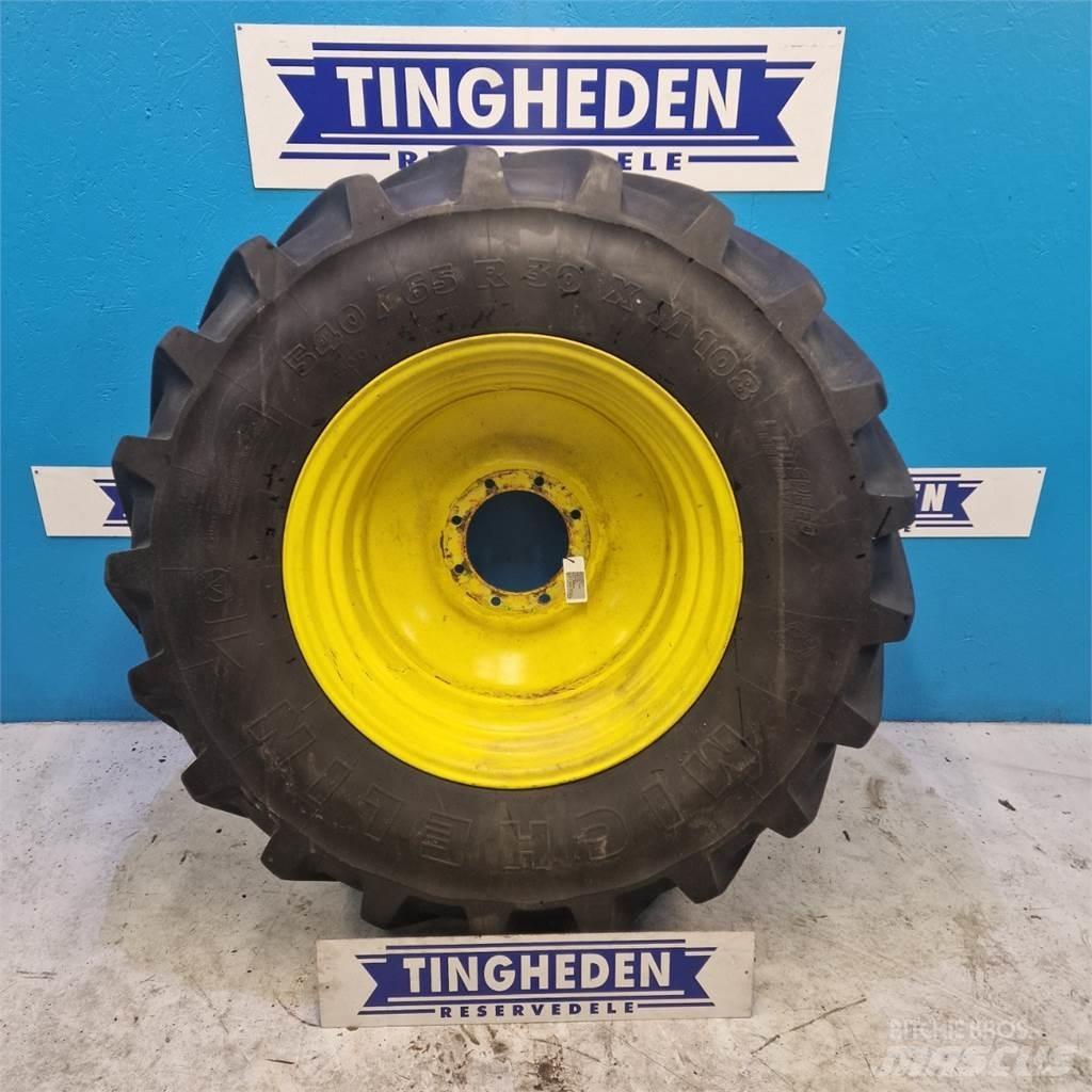  30 540/65 R30 Renkaat ja vanteet