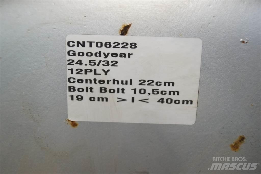  32 24.5-32 Renkaat ja vanteet