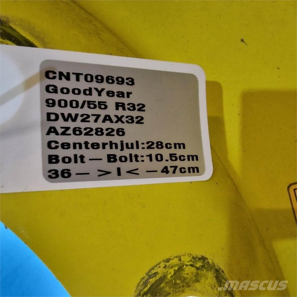  32 900/55 R32 Renkaat ja vanteet
