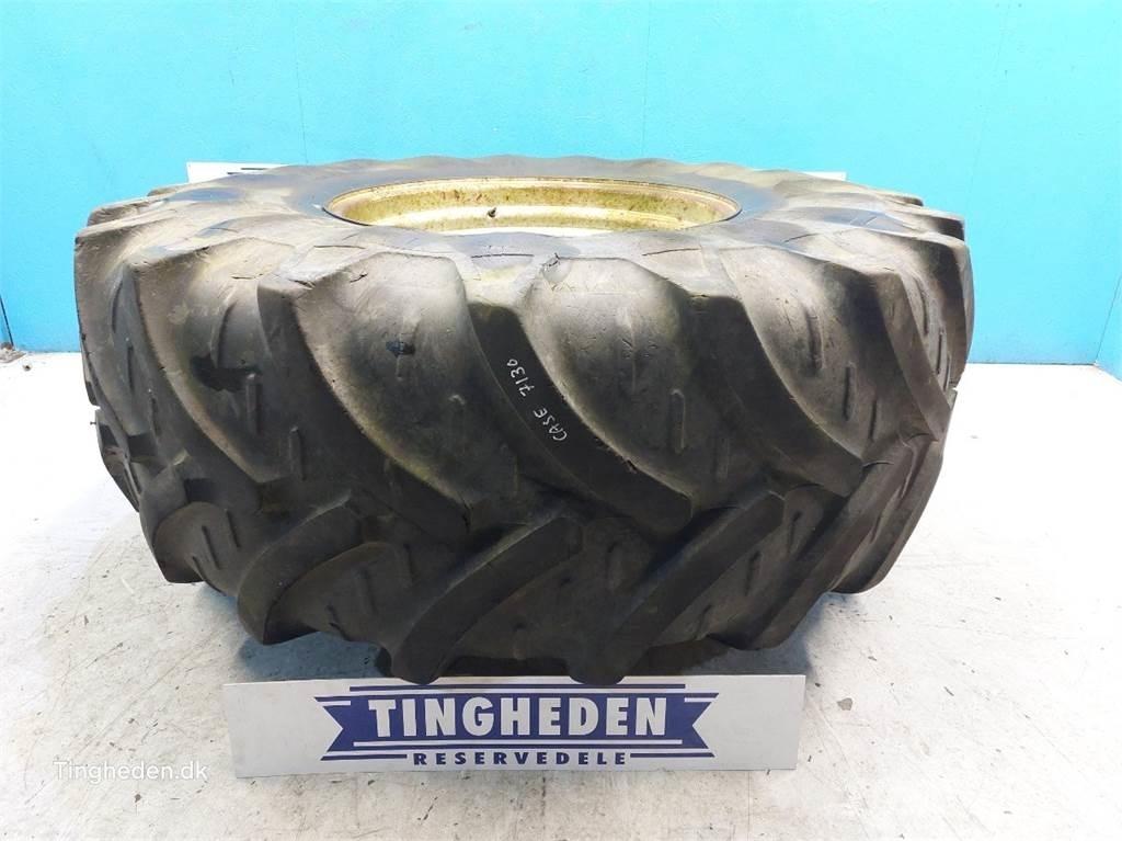  345 710/75 R34 Renkaat ja vanteet