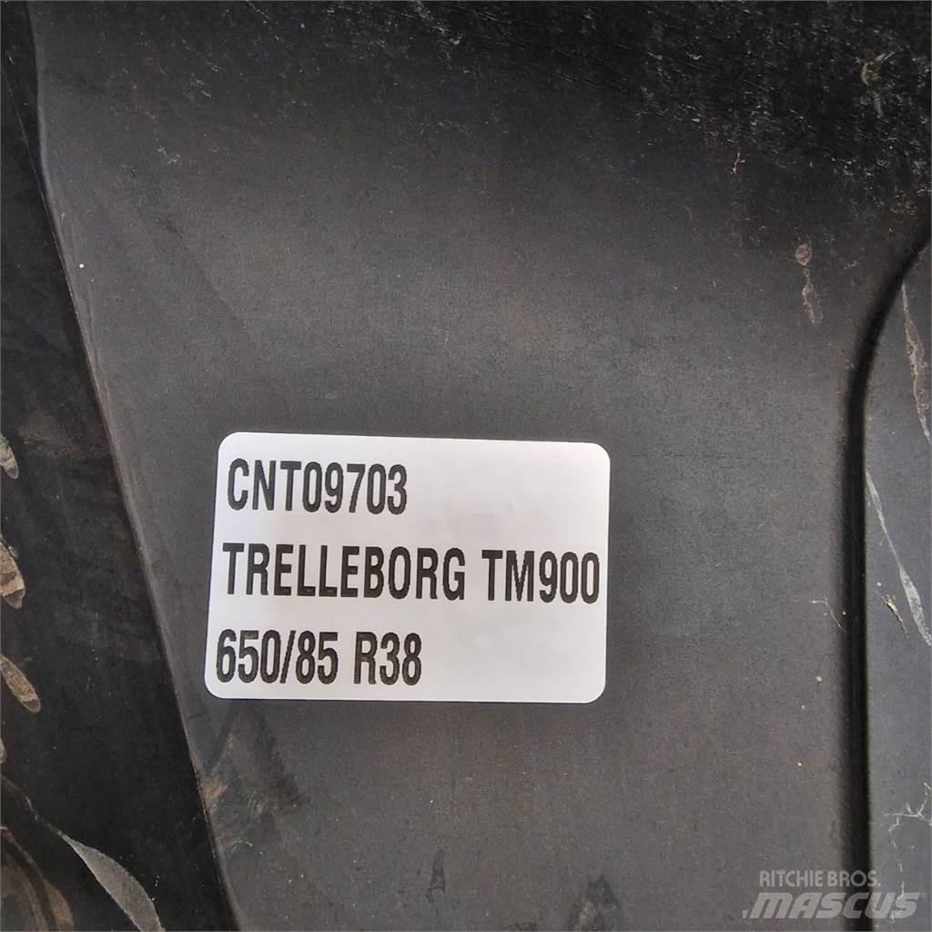  38 650/85R38 Renkaat ja vanteet