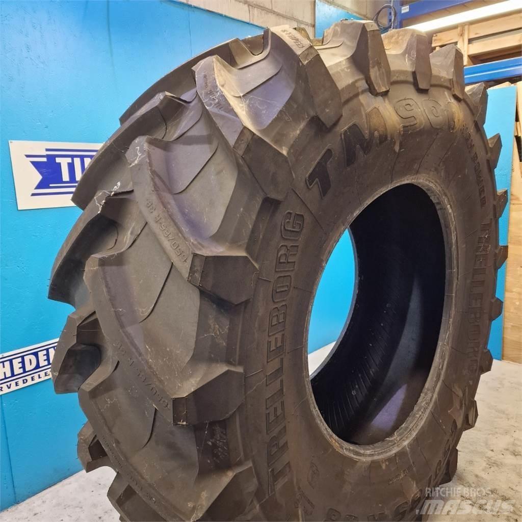  38 650/85R38 Renkaat ja vanteet
