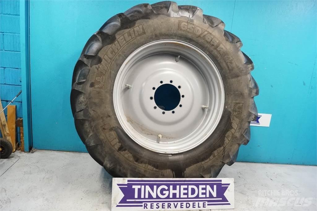  42 650/65R42 Renkaat ja vanteet