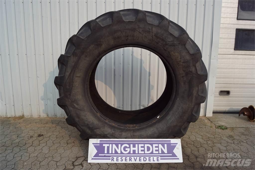  42 710/70R42 Renkaat ja vanteet