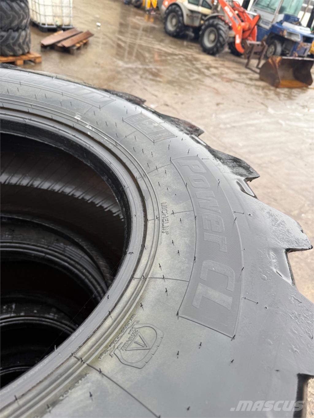  440/80-24 Renkaat ja vanteet