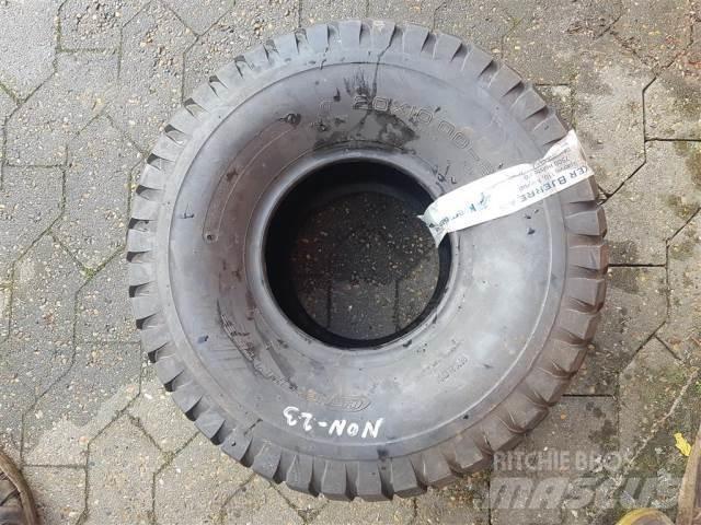  8 20X10.00-8 Muut koneet