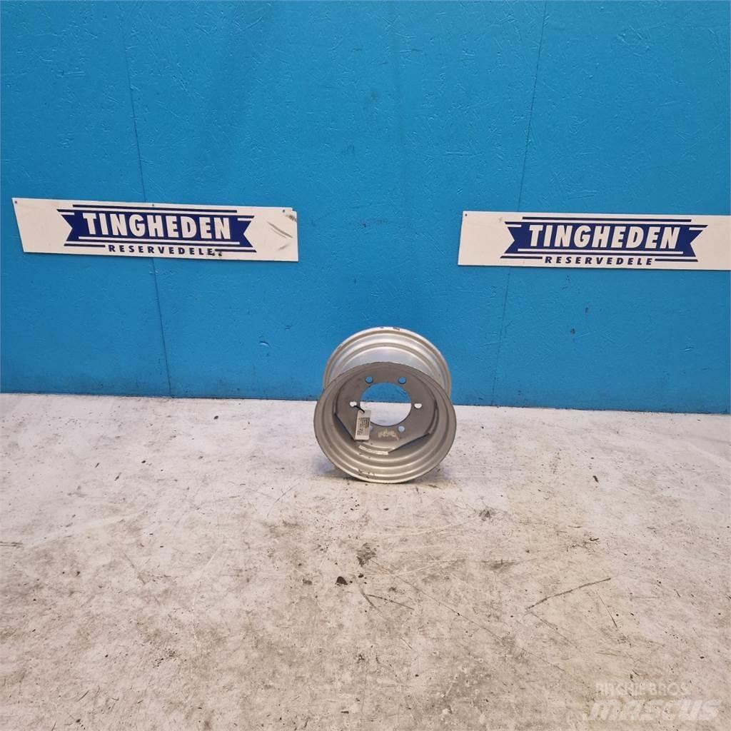  9 9.00x15.3 Renkaat ja vanteet