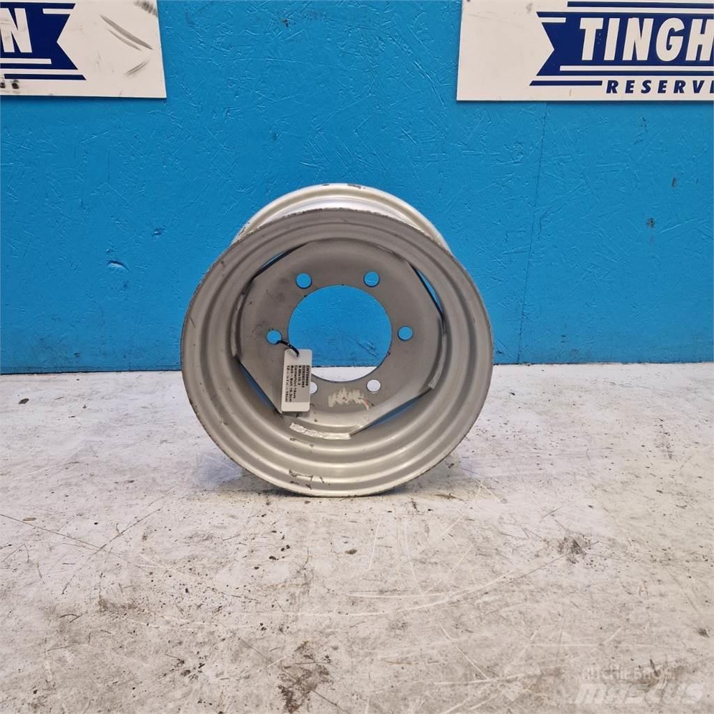 9 9.00x15.3 Renkaat ja vanteet