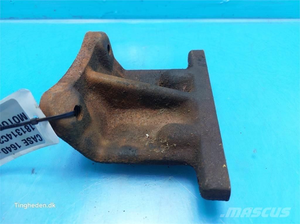 CASE 1640 Moottorit