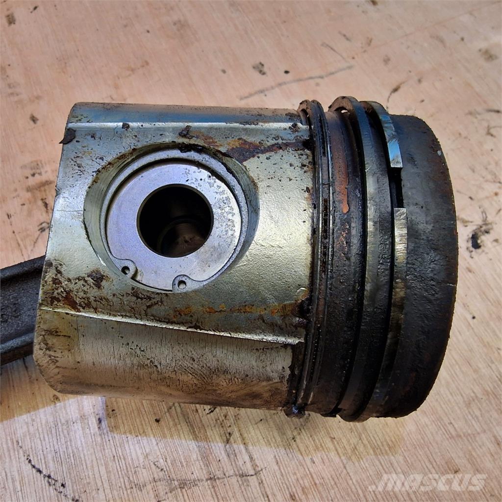 CASE 2188 Moottorit