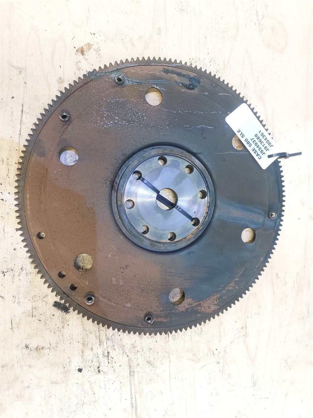 CASE 580 SLE Moottorit
