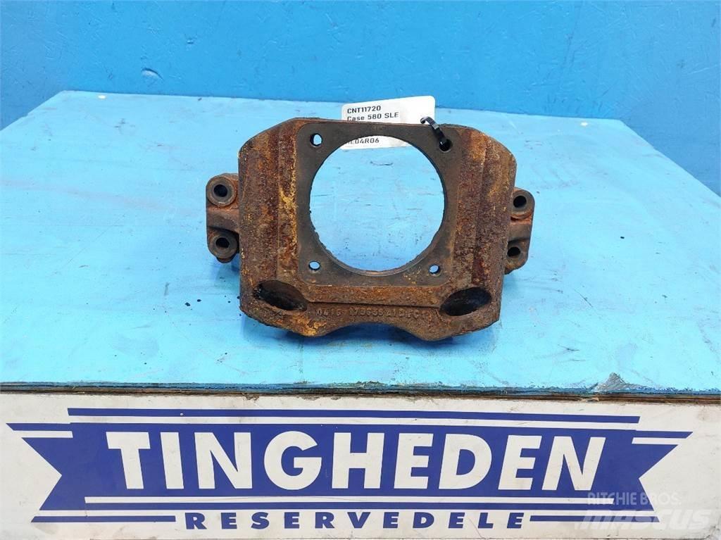 CASE 580 SLE Moottorit
