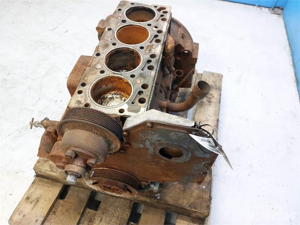CASE 580 SLE Moottorit