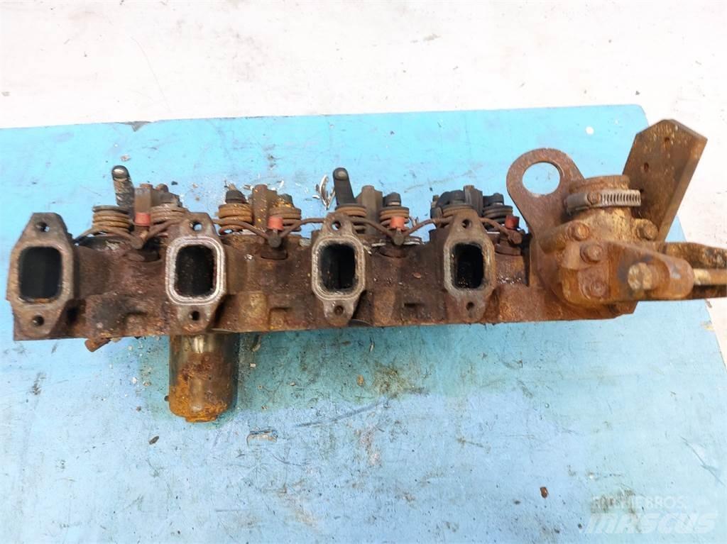 CASE 580 SLE Moottorit
