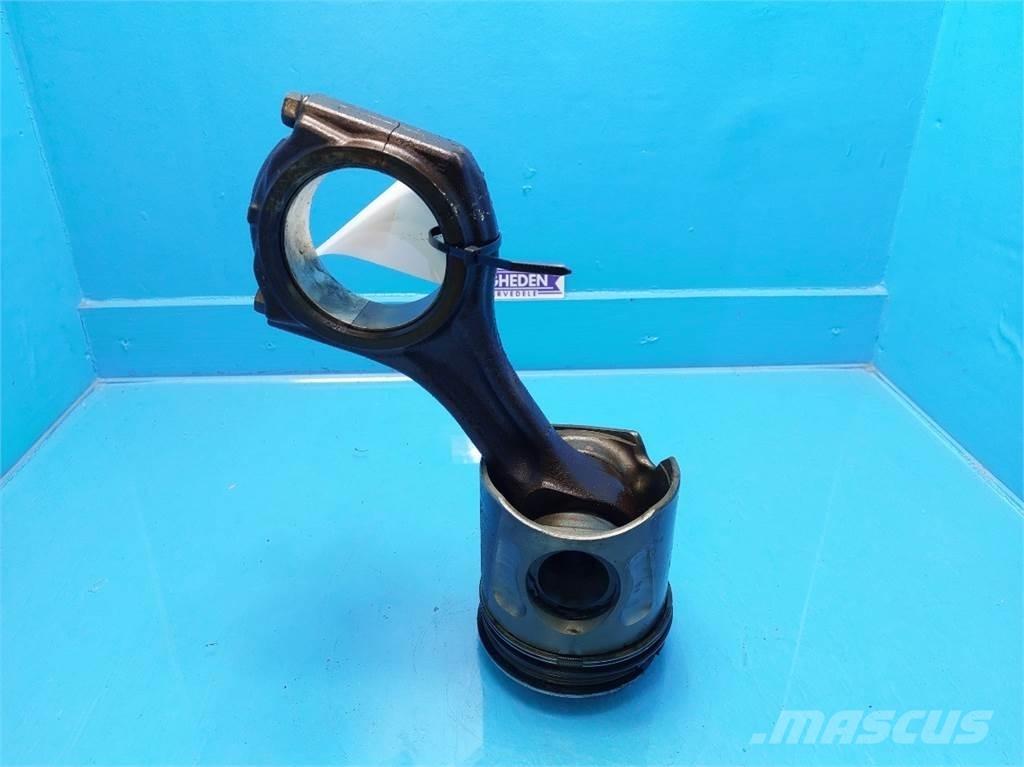 CASE 7010 Moottorit