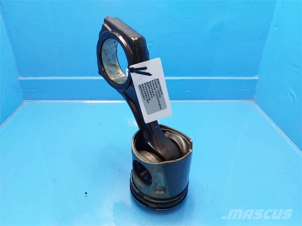 CASE 7010 Moottorit