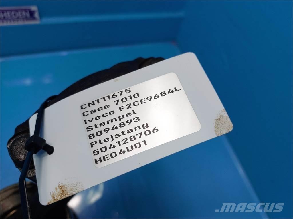 CASE 7010 Moottorit