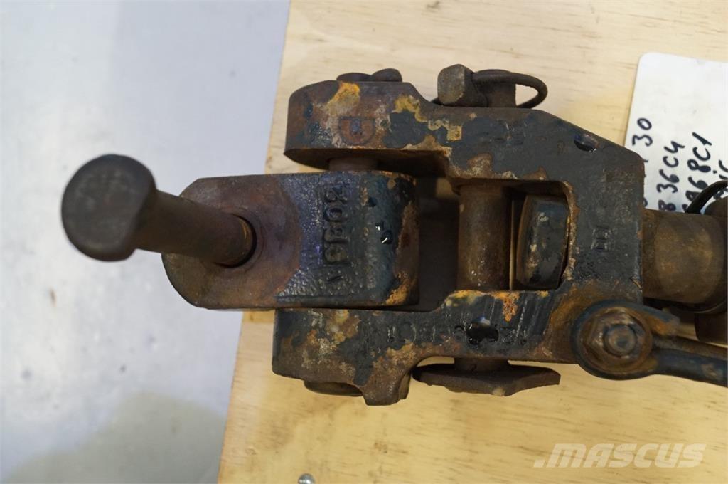 CASE 7130 Lisävarusteet ja komponentit