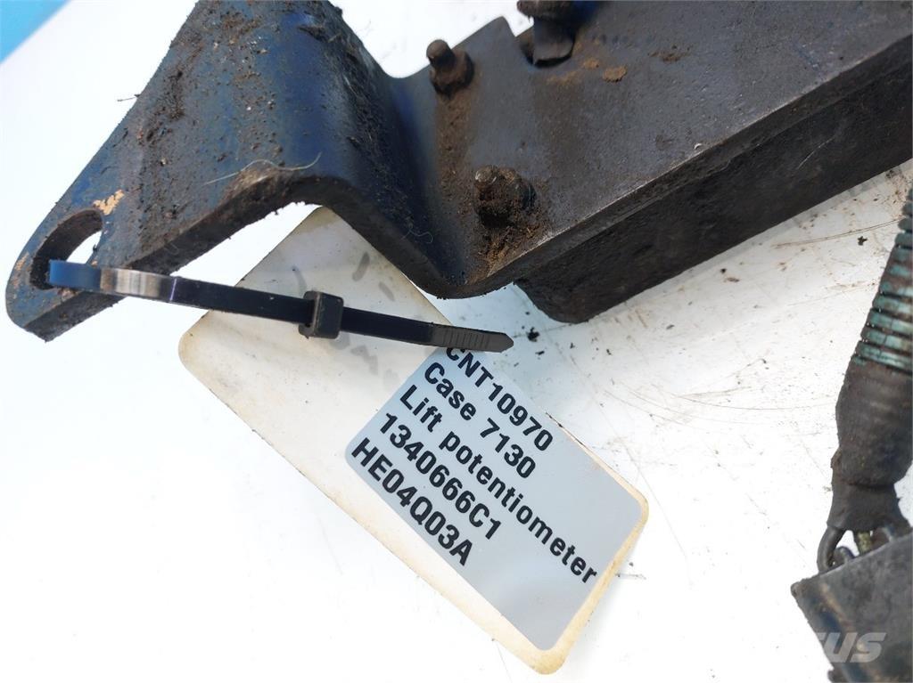 CASE 7130 Sähkö ja elektroniikka
