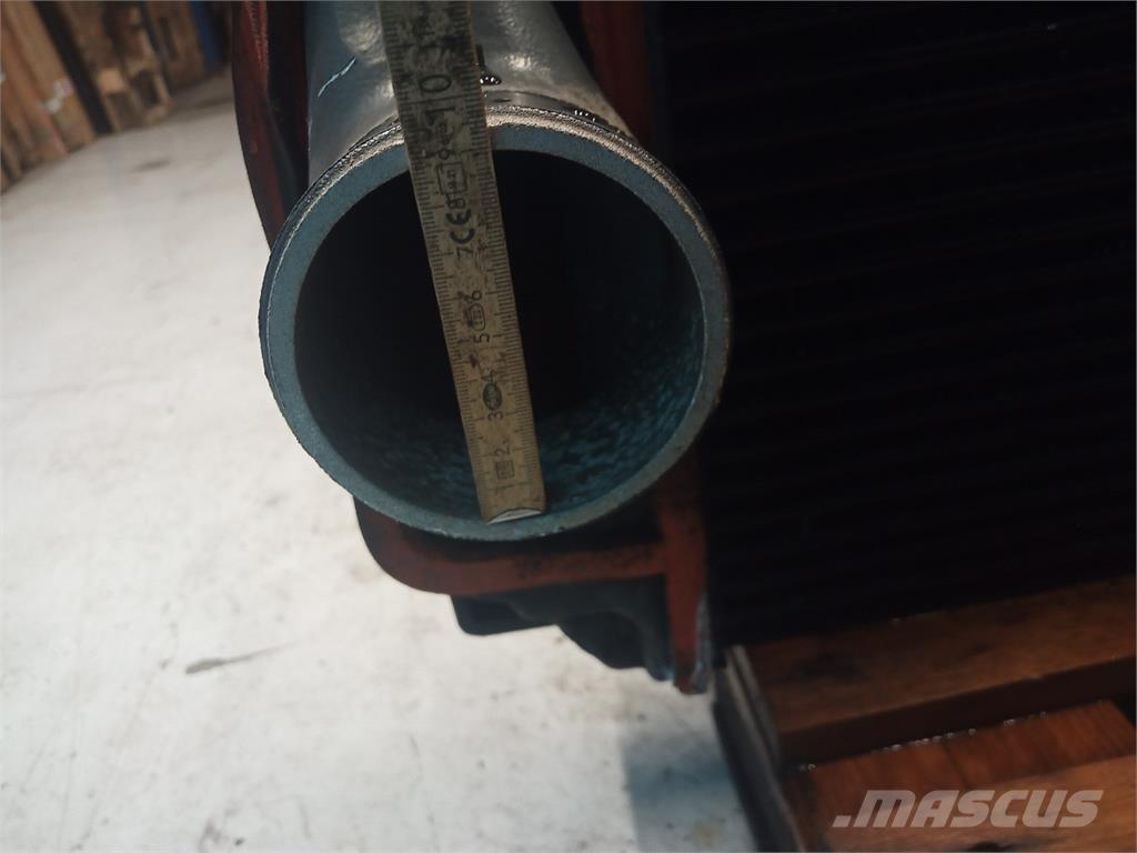 CASE 8010 Jäähdyttimet