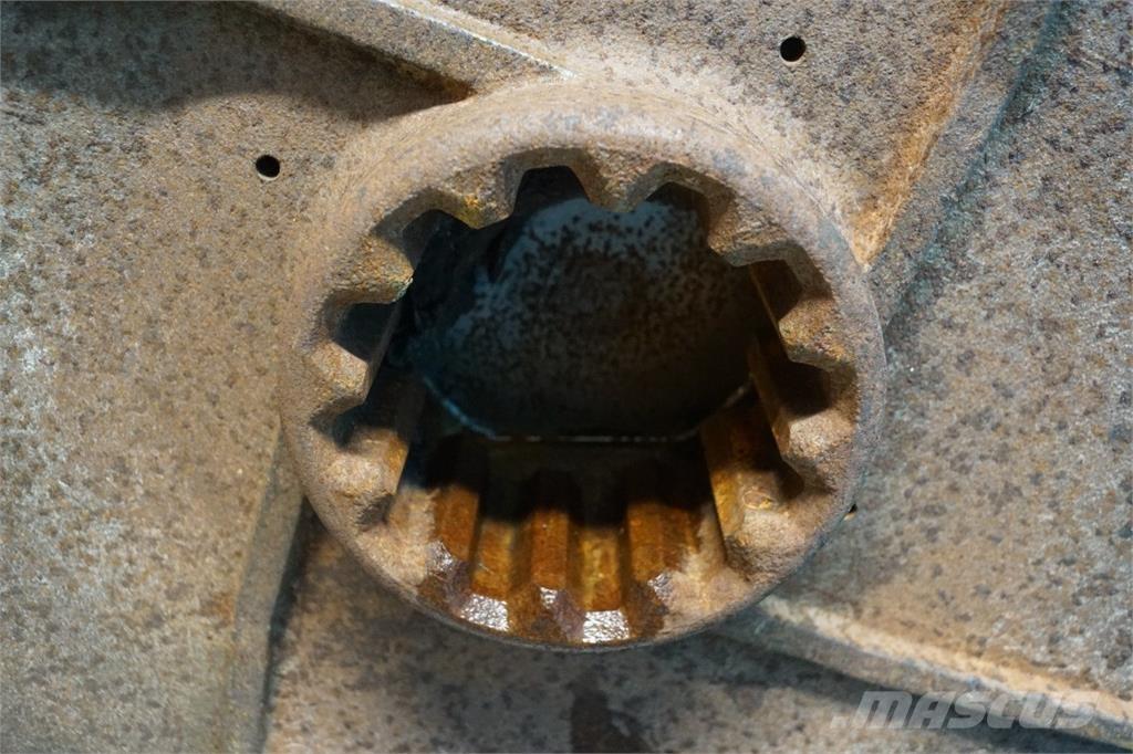 CASE 8010 Lisävarusteet ja komponentit