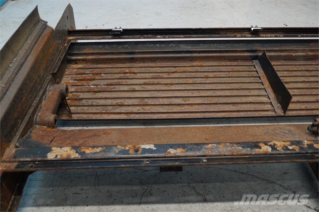 CASE 8010 Hiekan- ja suolanlevittimet