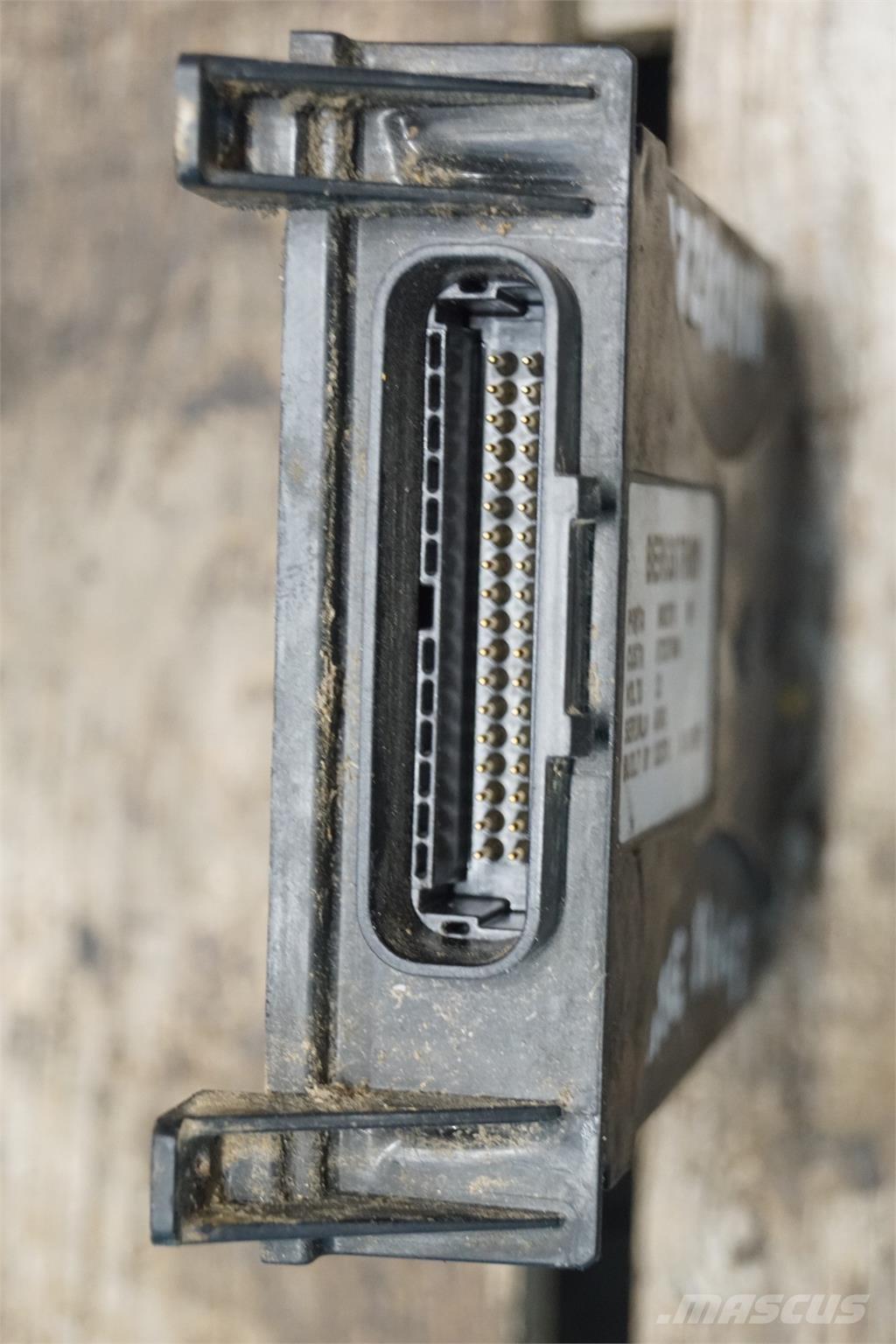 CASE 8010 Sähkö ja elektroniikka