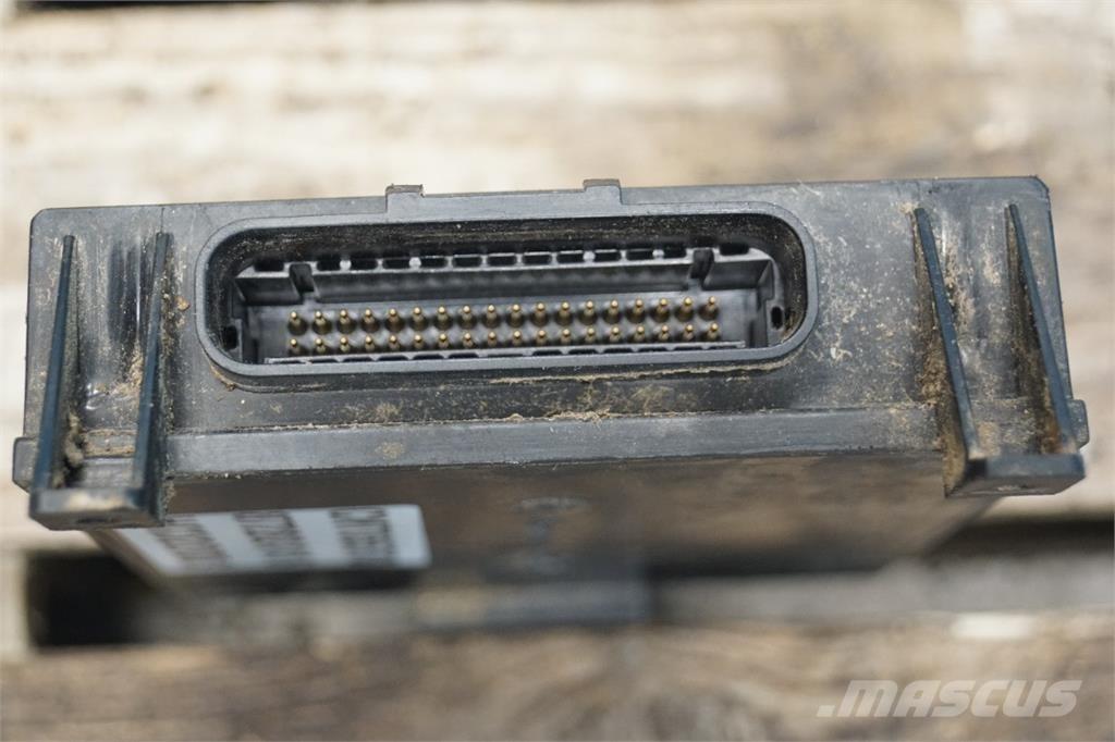 CASE 8010 Sähkö ja elektroniikka