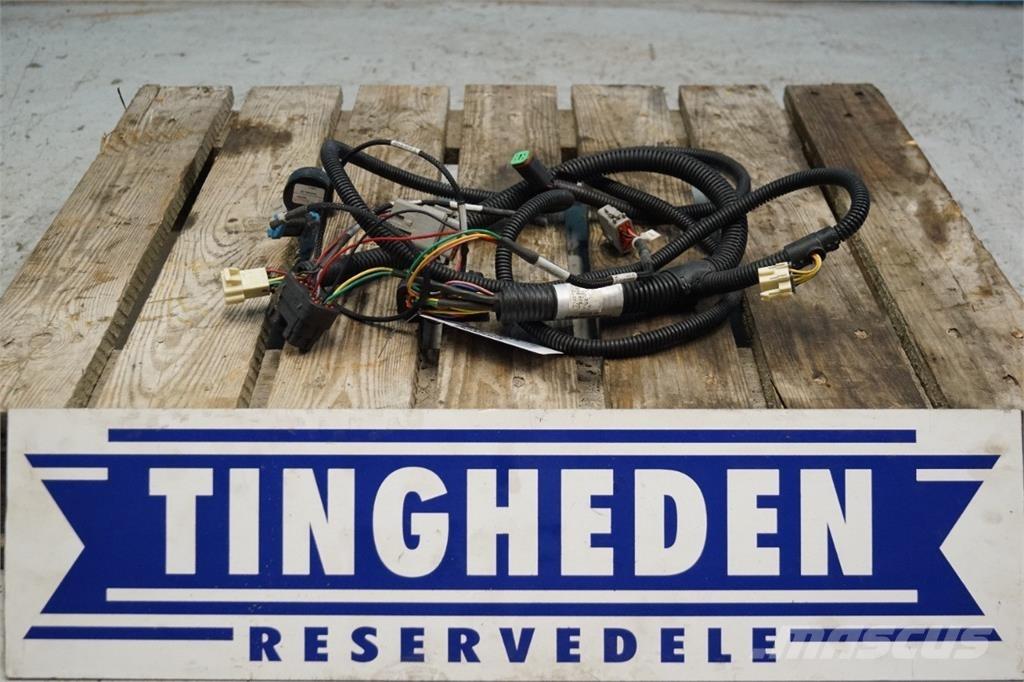 CASE 8010 Sähkö ja elektroniikka